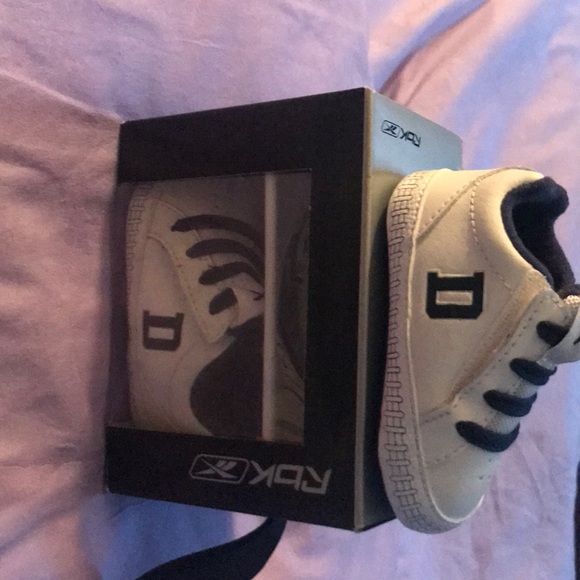 Shoes - Picture 1 of 4